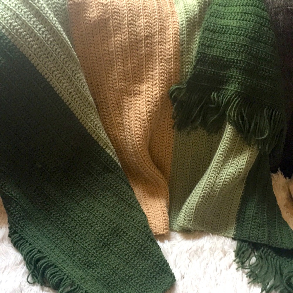 NWT Handmade Knitted Blanket/Afghan With Fringe